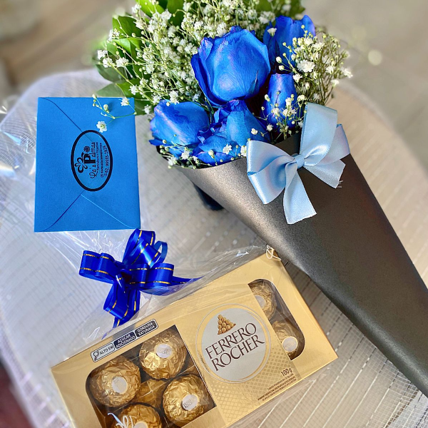 Cone com Flores e Ferrero Rocher