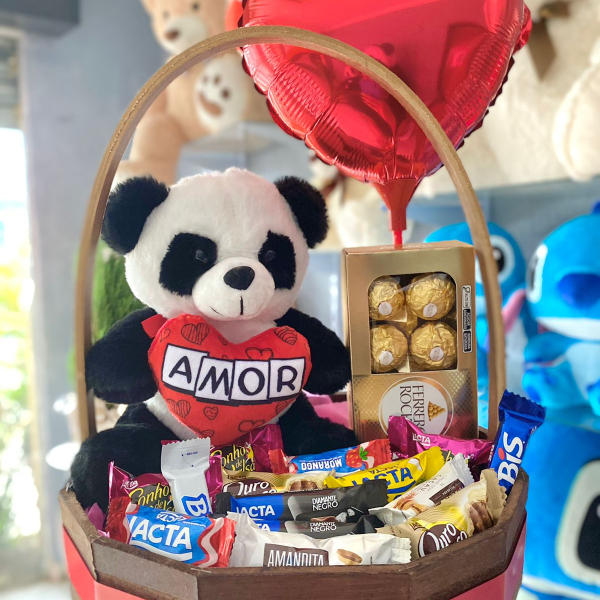 Cesta de Chocolate com Ferrero Rocher Balo Urso Panda e  Chocolates Sortidos